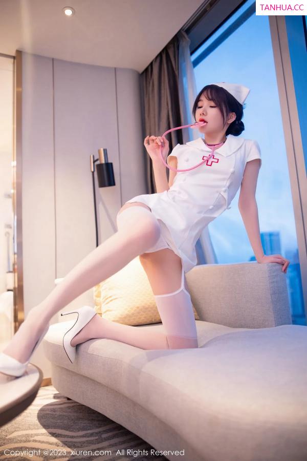 婠婠么  [XiuRen]高清写真图 2023.02.06 No.6221 婠婠么 护士服丝袜第35张图片